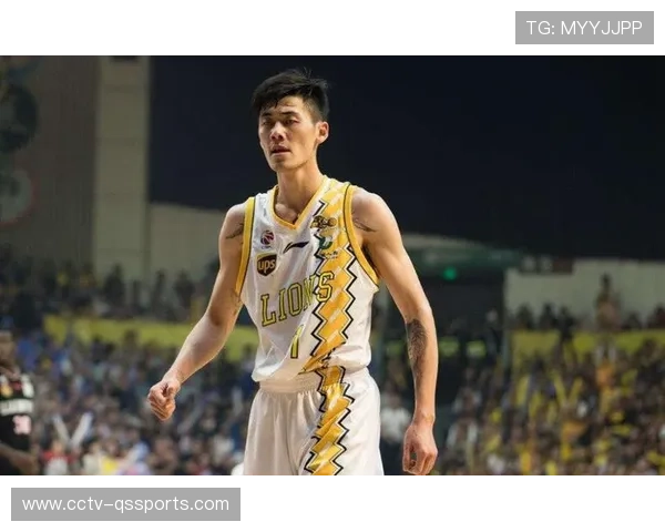 广厦队为刘铮举办温馨生日会，全队撞钟庆祝创意十足